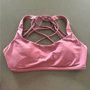 Lululemon free to be wild with cups size 6